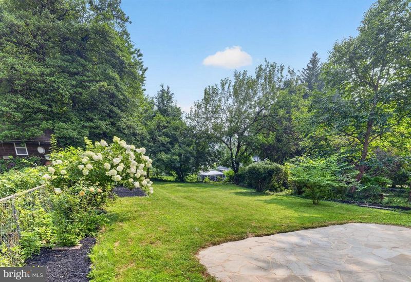 910 Wade Ave, Rockville, MD 20851