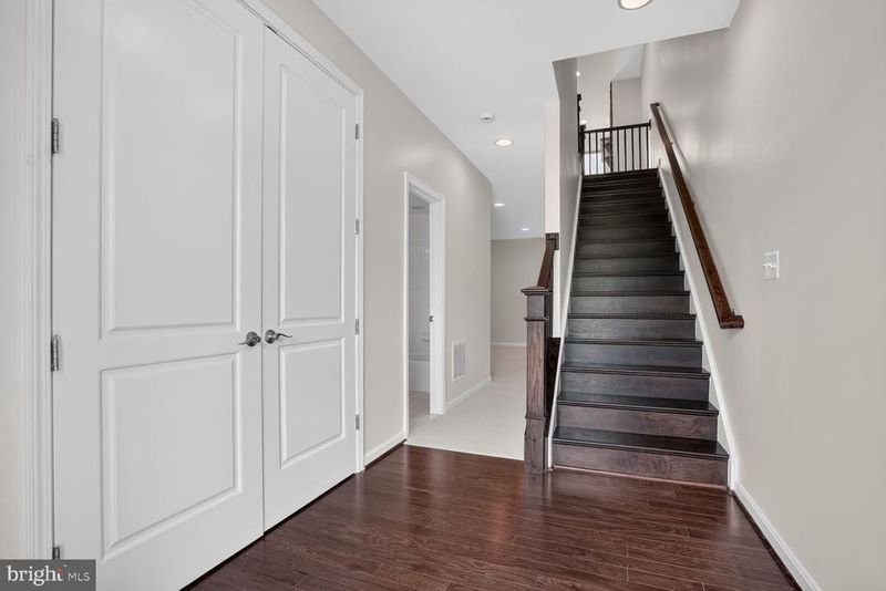 42274 Peregrine Ter, Brambleton, VA 20148