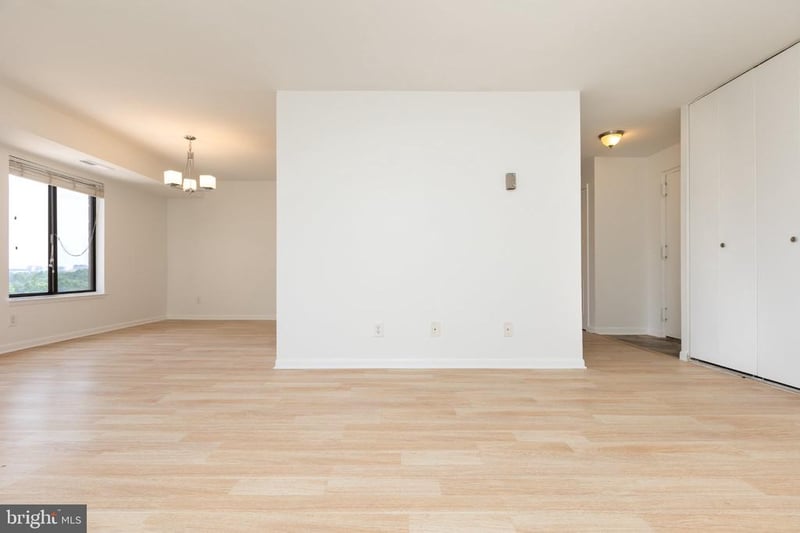 3100 S Manchester St #923, Falls Church, VA 22044