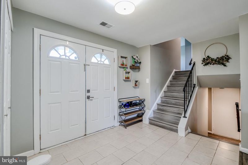 4525 Flintstone Rd, Alexandria, VA 22306