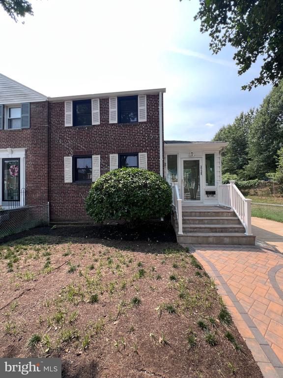 3730 3rd St S, Arlington, VA 22204