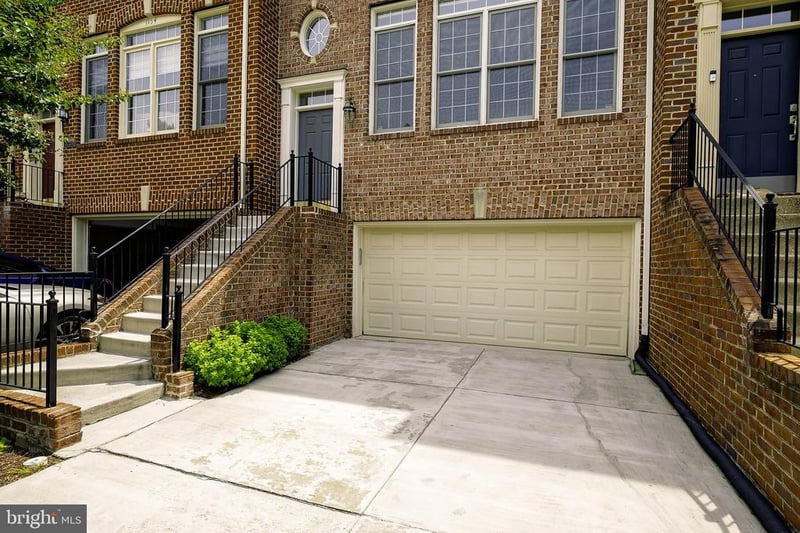 1156 Regal Oak Dr, Rockville, MD 20852