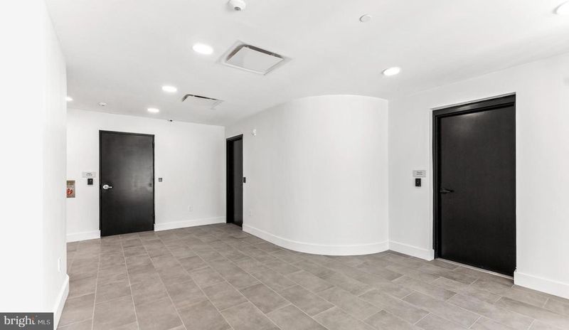 2415 37th St NW #205, Washington, DC 20007