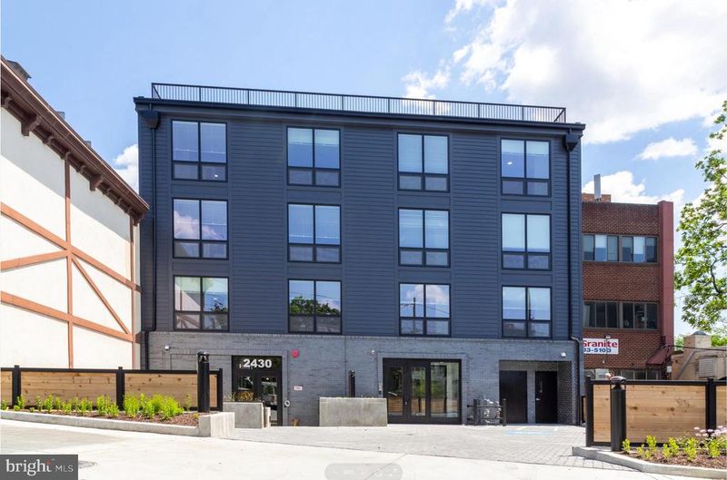 2415 37th St NW #205, Washington, DC 20007