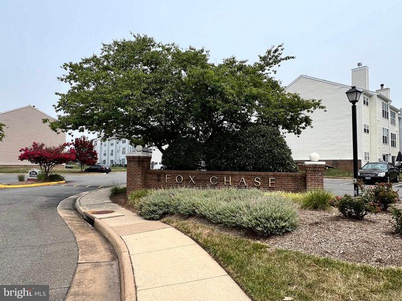 1127 Huntmaster Ter NE #202, Leesburg, VA 20176