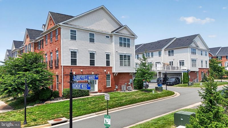 43002 Rosemount Woods Ter, Ashburn, VA 20148