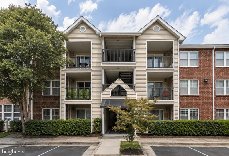 3306 Wyndham Cir #328, Alexandria, VA 22302