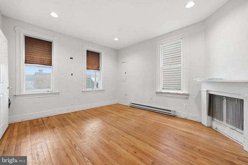 323 E Potomac St, Brunswick, MD 21716