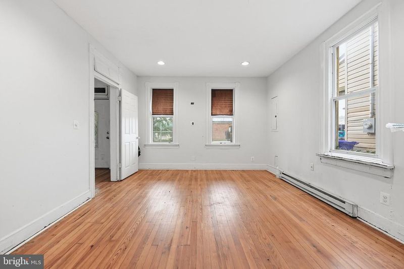 323 E Potomac St, Brunswick, MD 21716