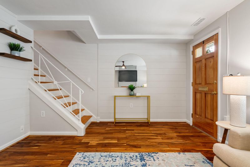 3753 Jason Ave, Alexandria, VA 22302