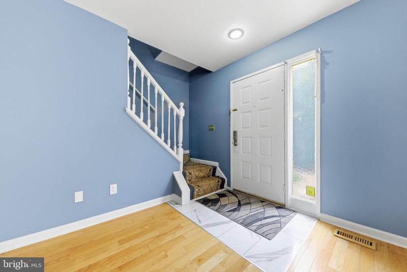 2 Grazing Ct, Montgomery Village, MD 20886