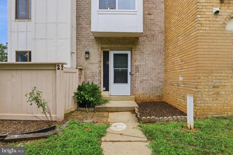 2 Grazing Ct, Montgomery Village, MD 20886