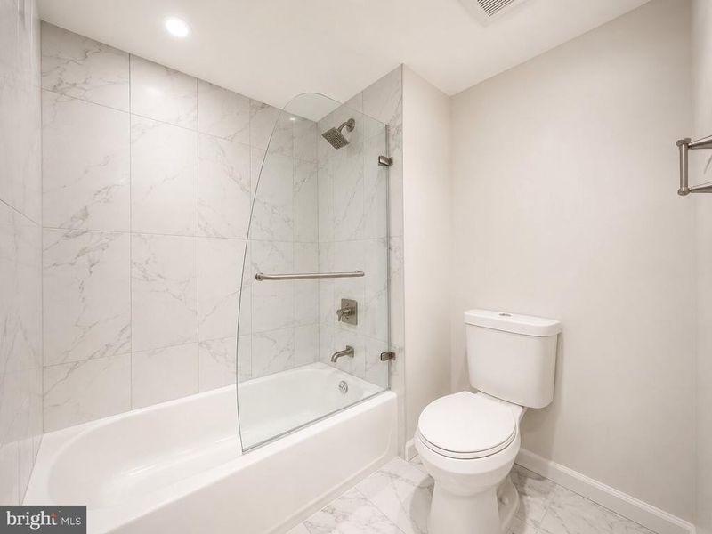 720 15th St S, Arlington, VA 22202