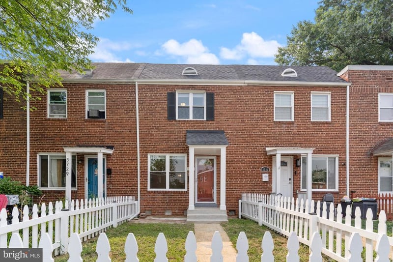 3727 Mark Dr, Alexandria, VA 22305