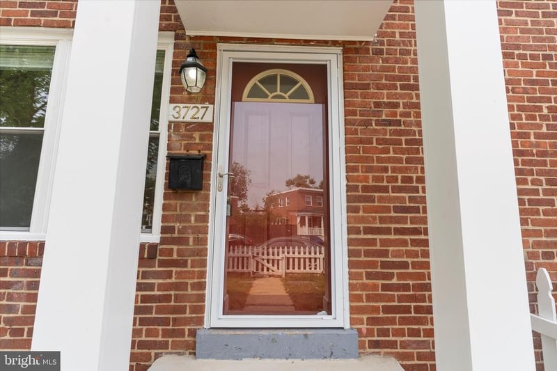 3727 Mark Dr, Alexandria, VA 22305