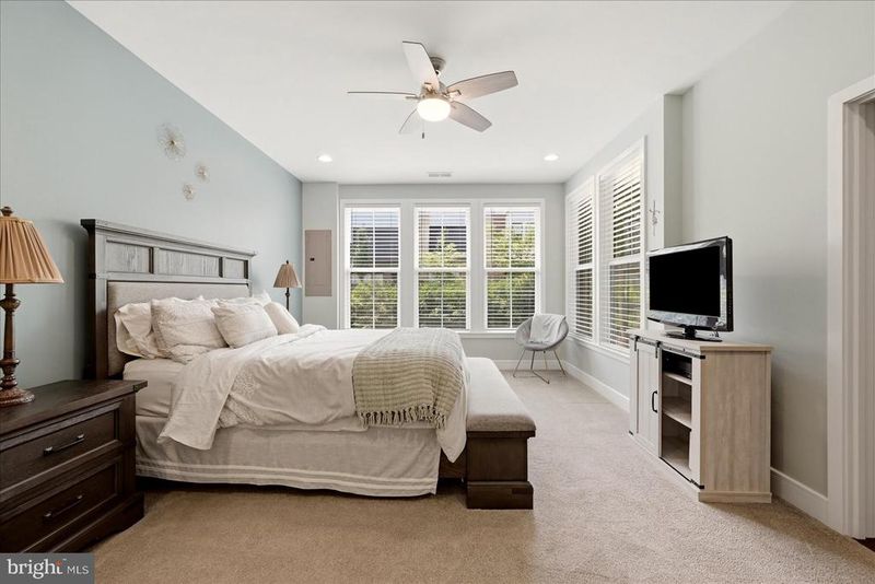 23063 Cottonwillow Sq, Brambleton, VA 20148