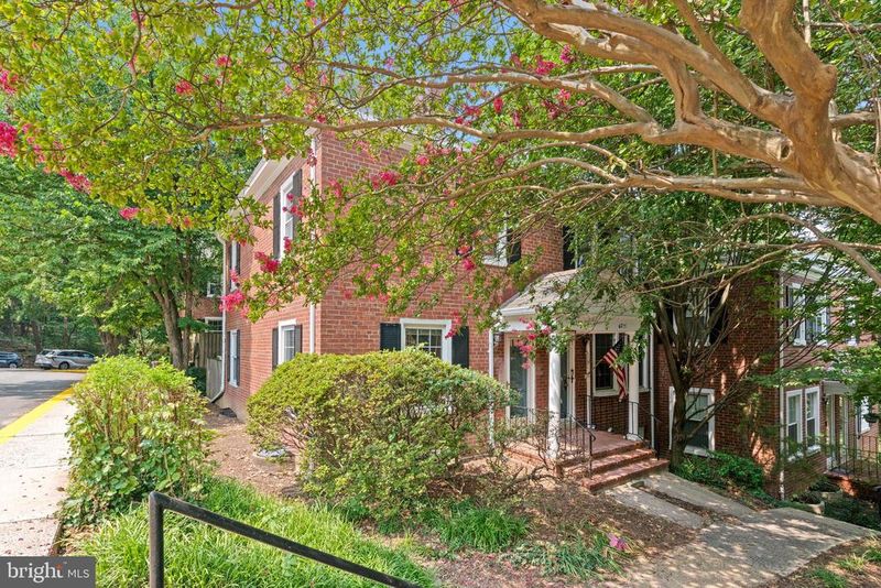 4239 32nd Rd S, Arlington, VA 22206
