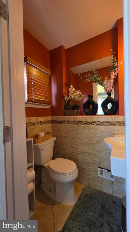 5448 Macbeth St, Hyattsville, MD 20784