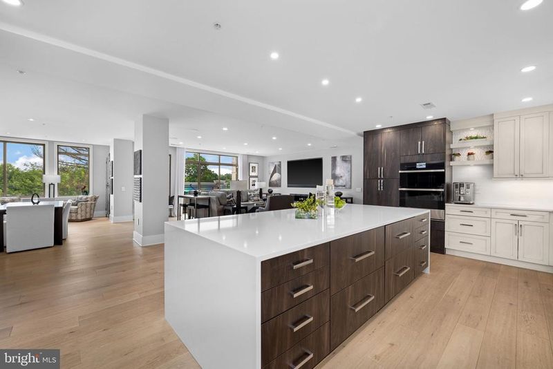 1450 Emerson Ave #317, Mclean, VA 22101