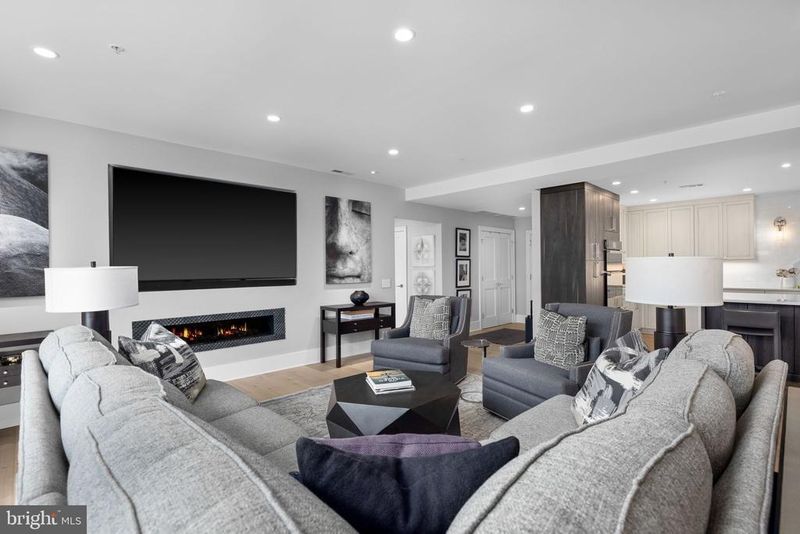 1450 Emerson Ave #317, Mclean, VA 22101