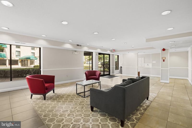 6141 Leesburg PIKE #101, Falls Church, VA 22041