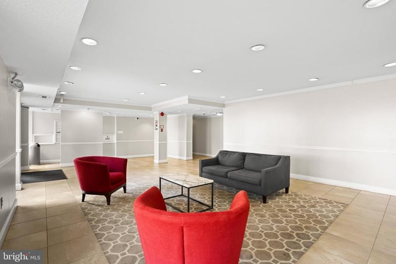 6141 Leesburg PIKE #101, Falls Church, VA 22041