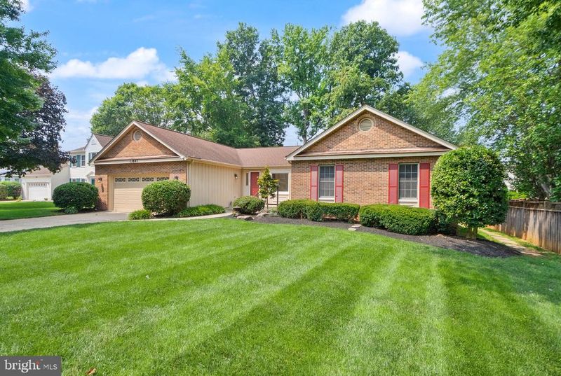 13647 S Springs Dr, Clifton, VA 20124