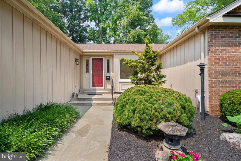 13647 S Springs Dr, Clifton, VA 20124