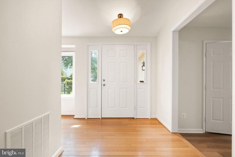 13647 S Springs Dr, Clifton, VA 20124