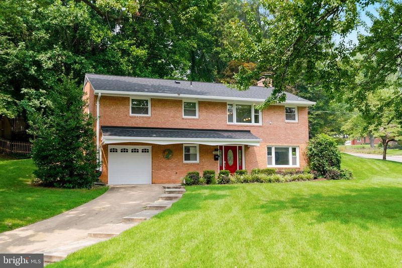 7500 Long Pine Dr, Springfield, VA 22151