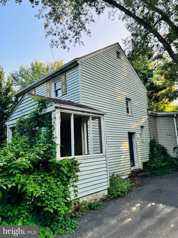 123 W Westmoreland Rd, Falls Church, VA 22046