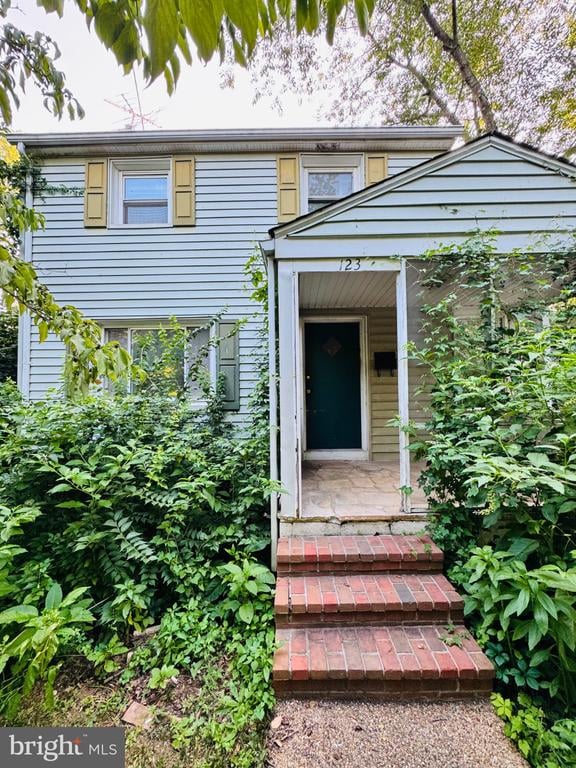 123 W Westmoreland Rd, Falls Church, VA 22046