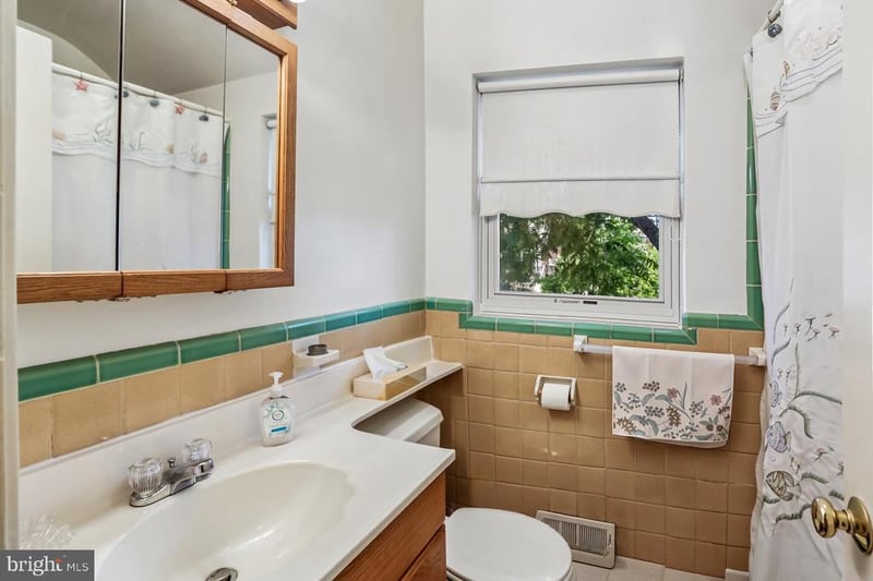 1674 Varnum Pl NE, Washington, DC 20017