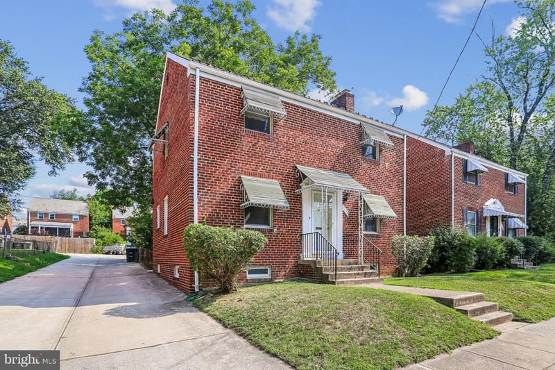 1674 Varnum Pl NE, Washington, DC 20017