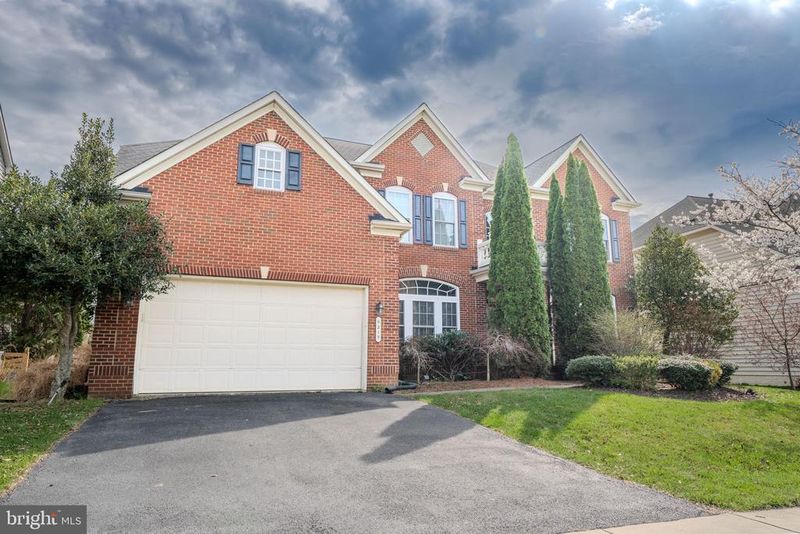 9215 Shafers Mill Dr, Frederick, MD 21704