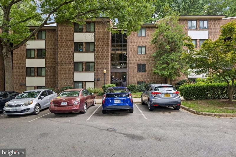 1554 Northgate Sq #APT 1A, Reston, VA 20190