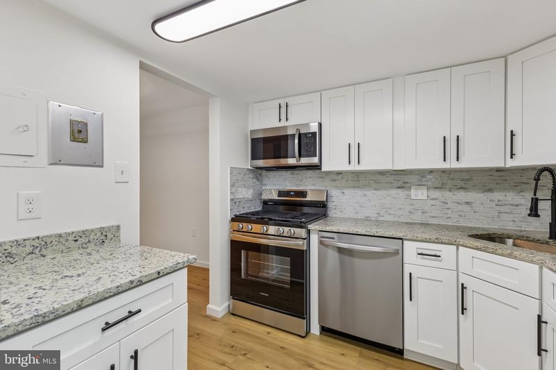 1554 Northgate Sq #APT 1A, Reston, VA 20190