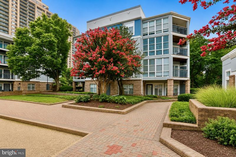5565 Seminary Rd #314, Falls Church, VA 22041