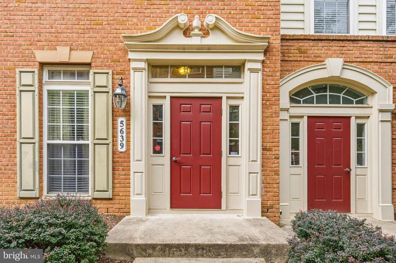 5639 Harrington Falls Ln #G, Alexandria, VA 22312