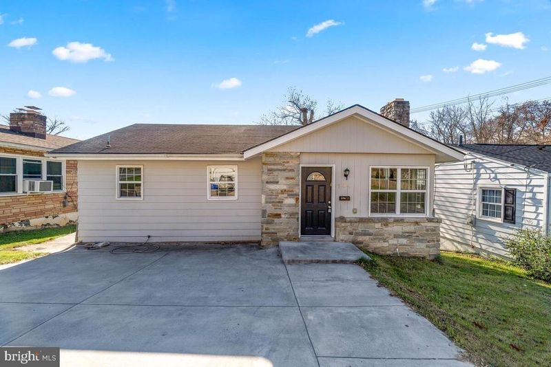 704 Brunswick St, Brunswick, MD 21716
