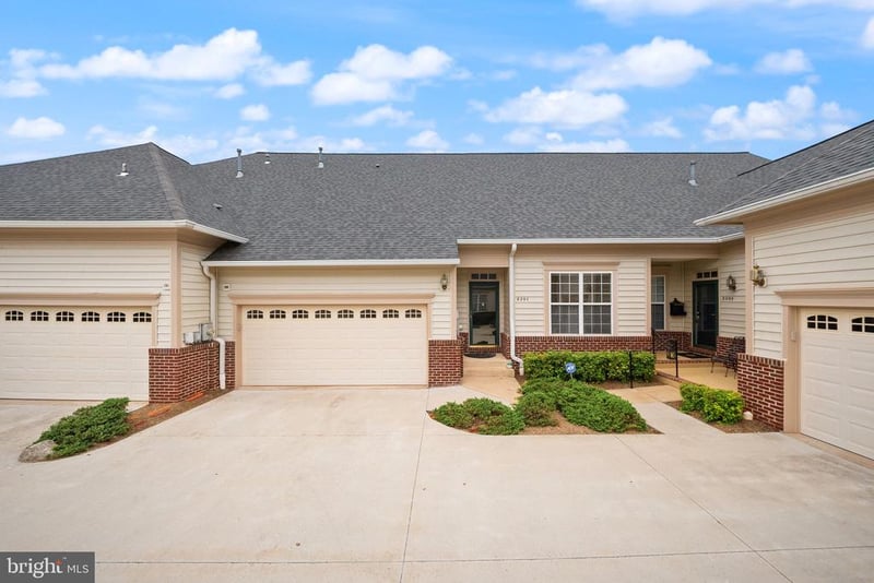8297 Gaither St, Manassas, VA 20110