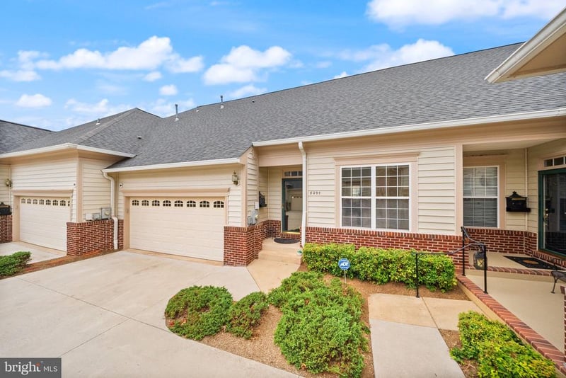 8297 Gaither St, Manassas, VA 20110