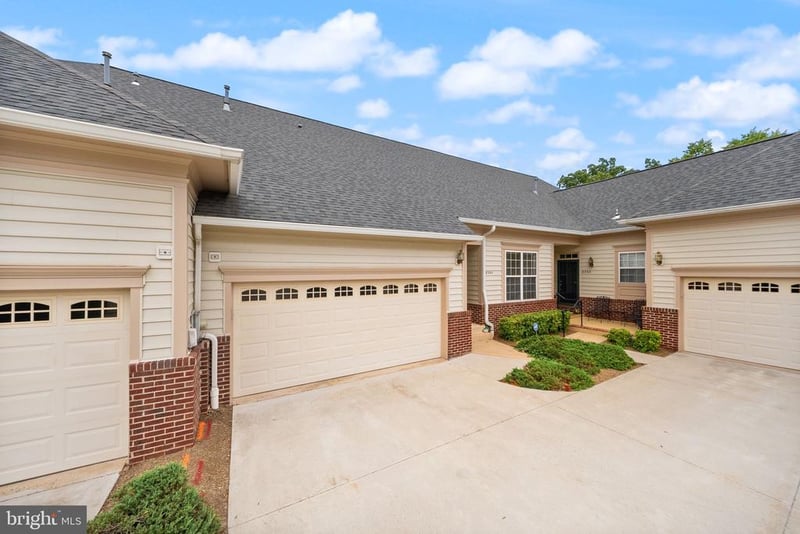 8297 Gaither St, Manassas, VA 20110