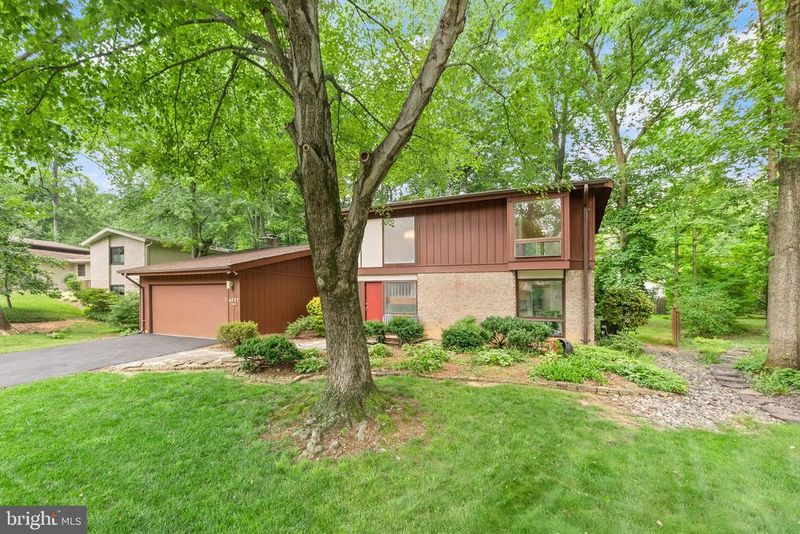 4227 Elizabeth Ln, Annandale, VA 22003