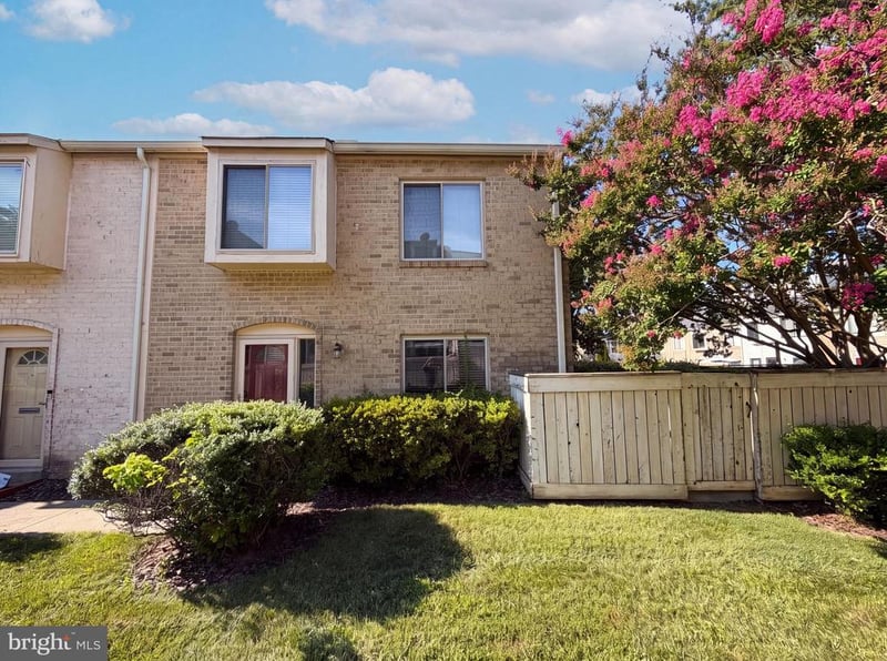 9983 Ridgeline Dr, Montgomery Village, MD 20886