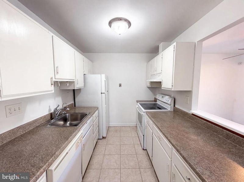 9983 Ridgeline Dr, Montgomery Village, MD 20886