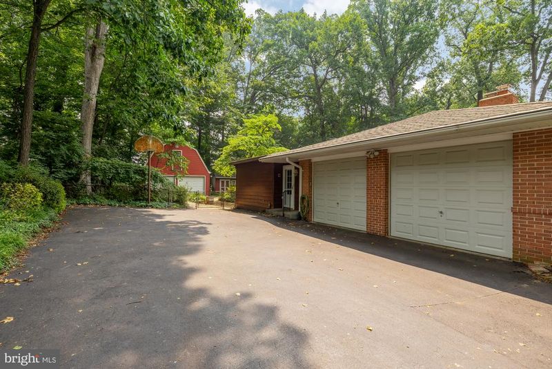 7201 Pyle Rd, Bethesda, MD 20817
