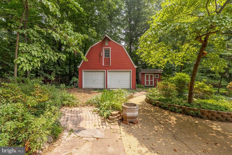 7201 Pyle Rd, Bethesda, MD 20817