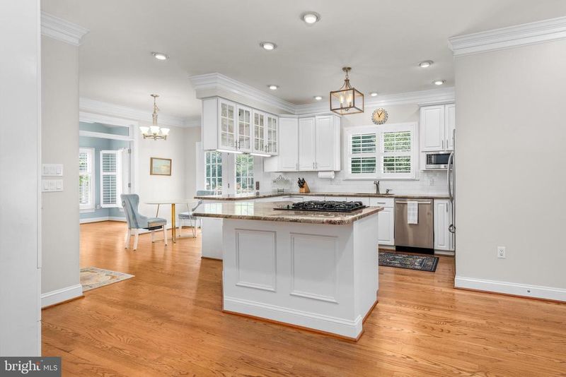 3707 Purks Ct, Alexandria, VA 22309