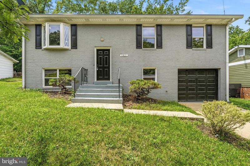 4801 Iverson Pl, Temple Hills, MD 20748